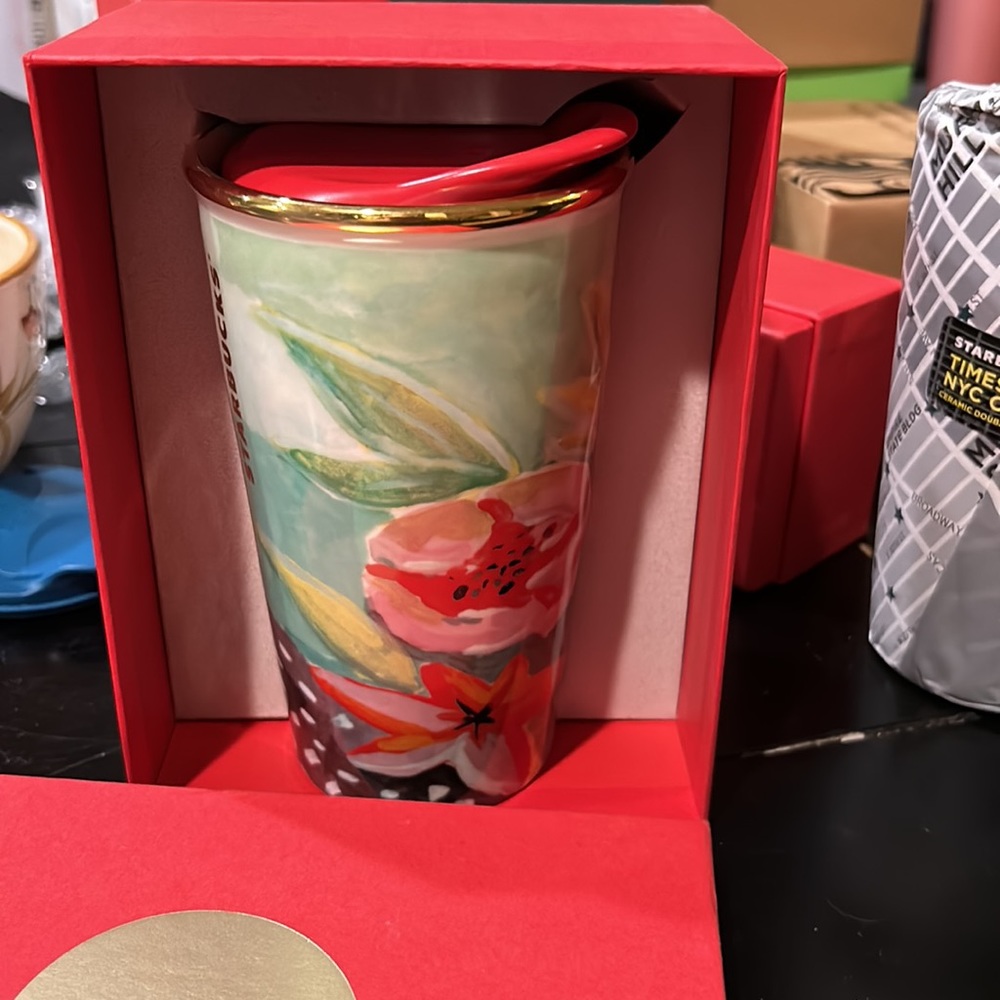 Floral ceramic with ceramic lid